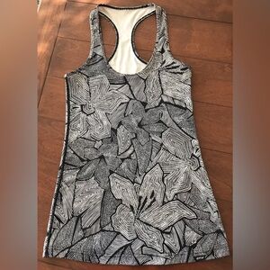 Lululemon Athletica Black and White Patterned Tank Top. Pit to pit is 14”